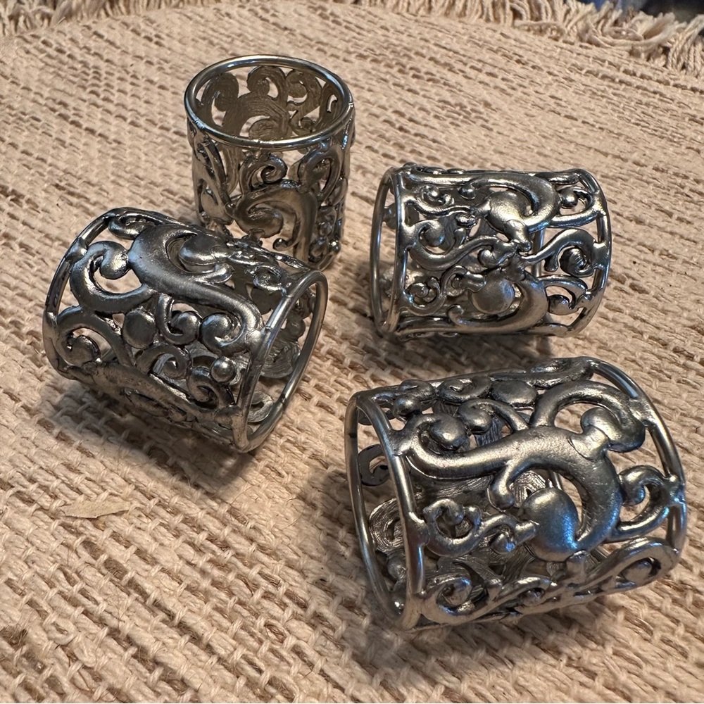 Vintage Napkin Rings Holders Silver Plate Set Of 4 Silverplate